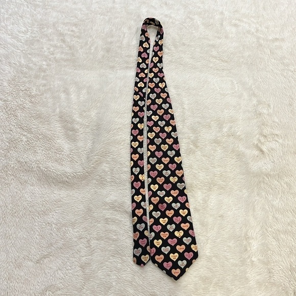 Metropolis 100% Italian silk heart Tie - Picture 2 of 12